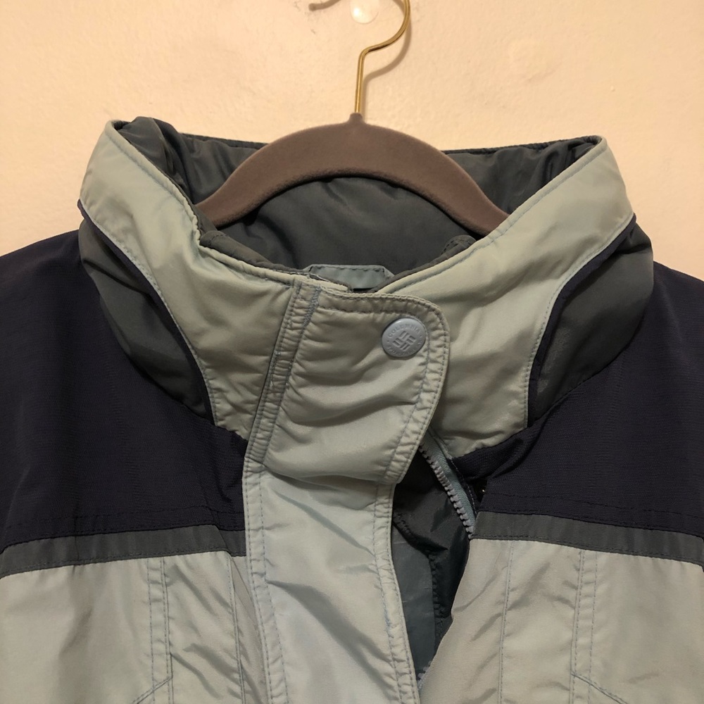Columbia Women’s Blue Jacket - Picture 10 of 16
